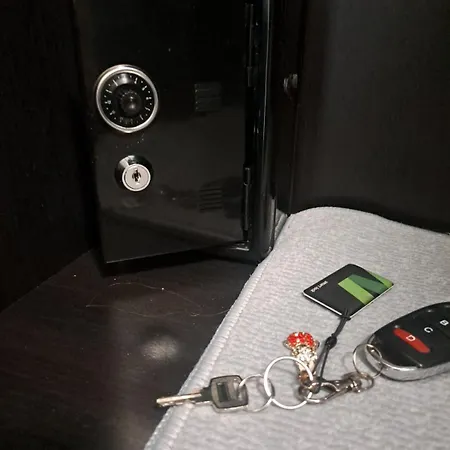 Modern In A New Building 克莱佩达