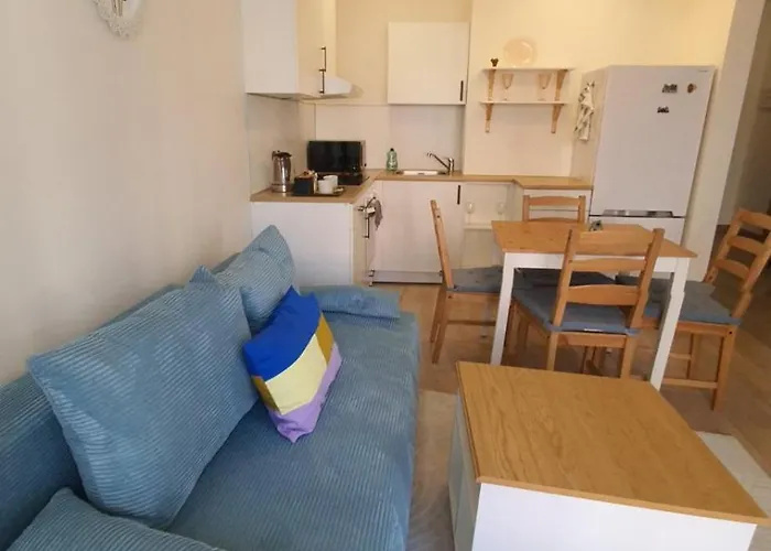 Modern In A New Building 克莱佩达